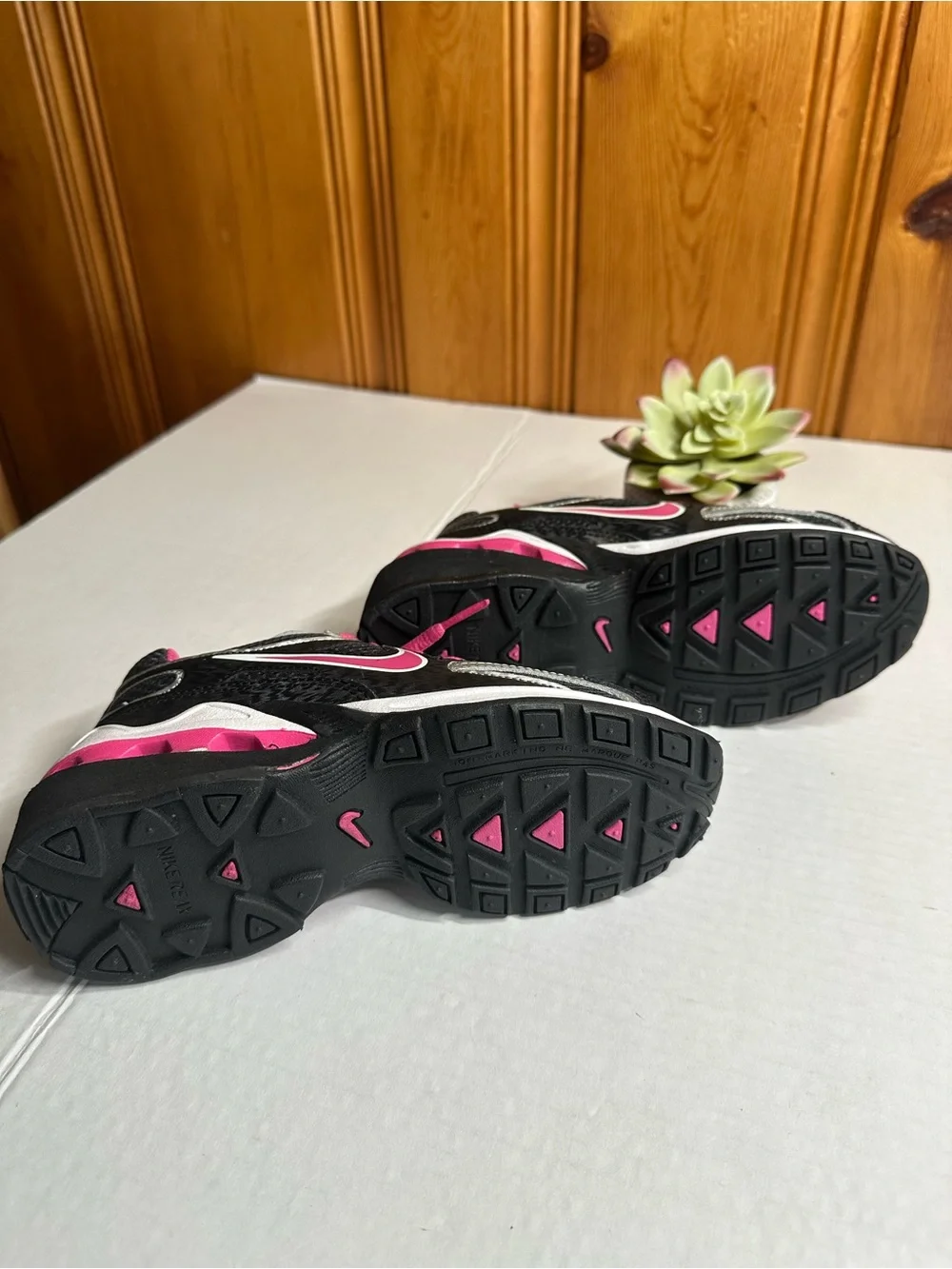 Nike Black and Pink Women's Athletic Running Shoes